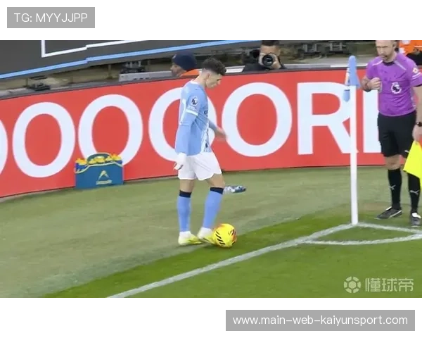 福登与后腰的衔接为曼城提供更多变速进攻选择,福登穿什么球鞋