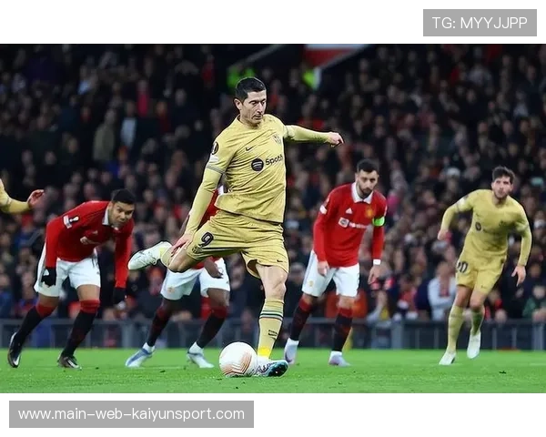 莱万多夫斯基:禁区内连停带过的艺术与实战 莱万多夫斯基:禁区内连停带过的艺术与实战